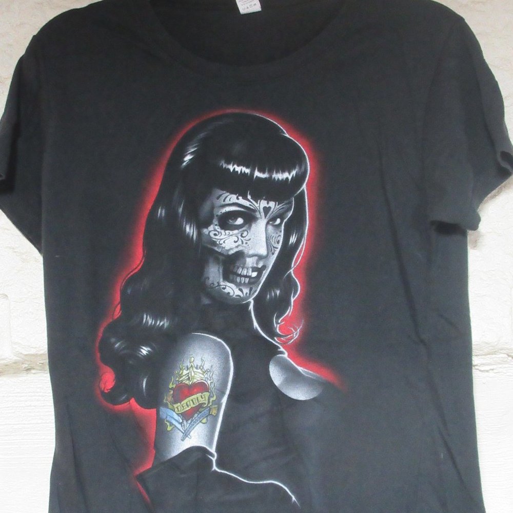Bettie Page Skull Tee Size XL